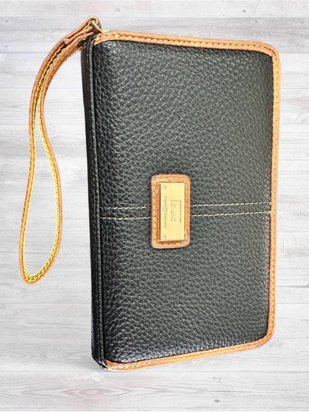 boc Black and Tan Wristlet Wallet with Gold Plaque